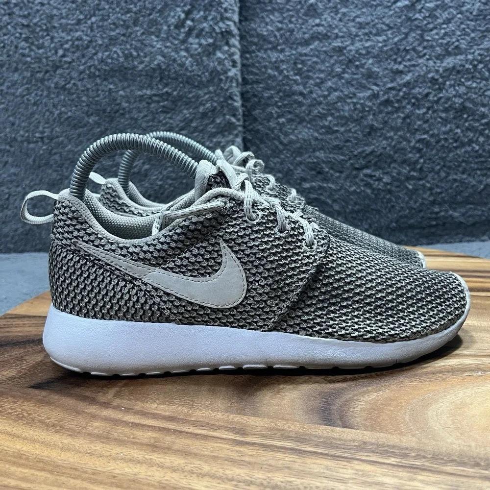 Nike Roshe 599728-041 Light Bone Cobble Stone Shoes Women's Size 6.5 Kids‎ 5Y
